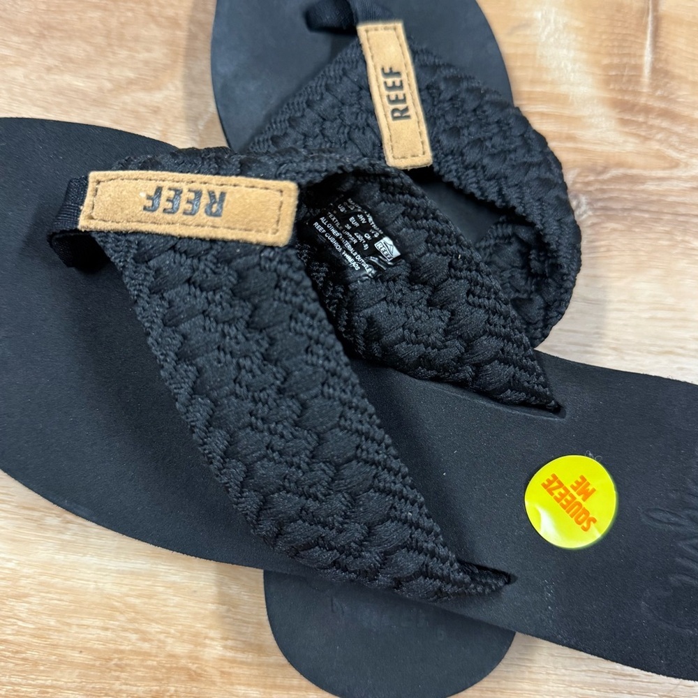NWOT Reef Cushion Threads Black Flip-flops Women’s Size 6 - Picture 4 of 4
